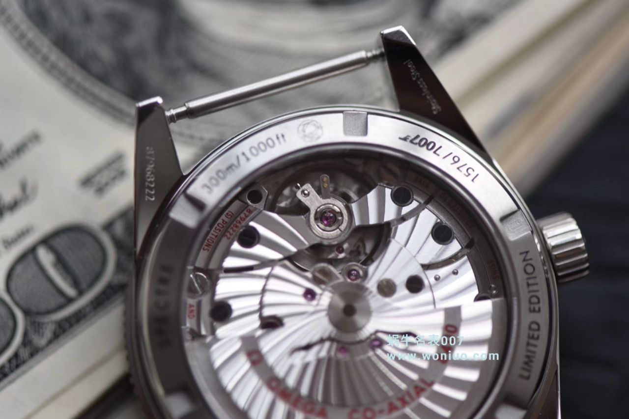  Video analysis VS Factory  top  Replica OMEGAOMEGA  Seamaster 300米233.32.41.21.01.001幽灵党 007限量版 wrist watches  / M011VS