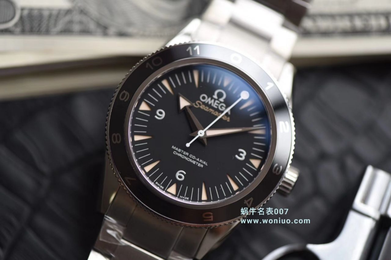  Video analysis VS Factory  top  Replica OMEGAOMEGA  Seamaster 300米233.32.41.21.01.001幽灵党 007限量版 wrist watches  / M011VS