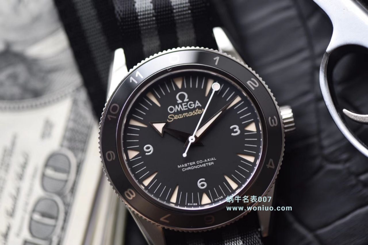  Video analysis VS Factory  top  Replica OMEGAOMEGA  Seamaster 300米233.32.41.21.01.001幽灵党 007限量版 wrist watches  / M011VS
