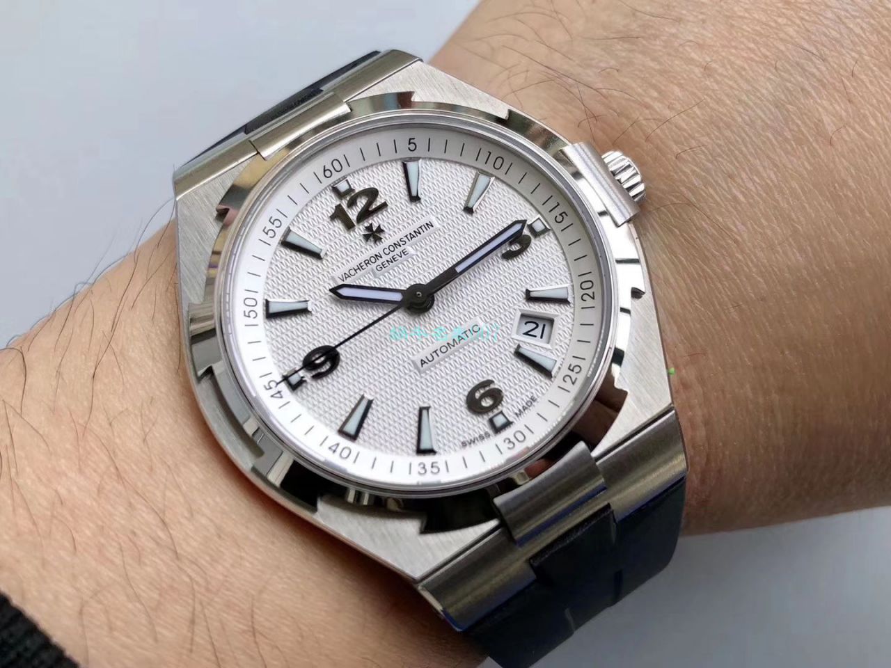 8F Factory  High quality  Replica Vacheron Constantin   Overseas 系列P47040/000A-9008 wrist watches  / JS212