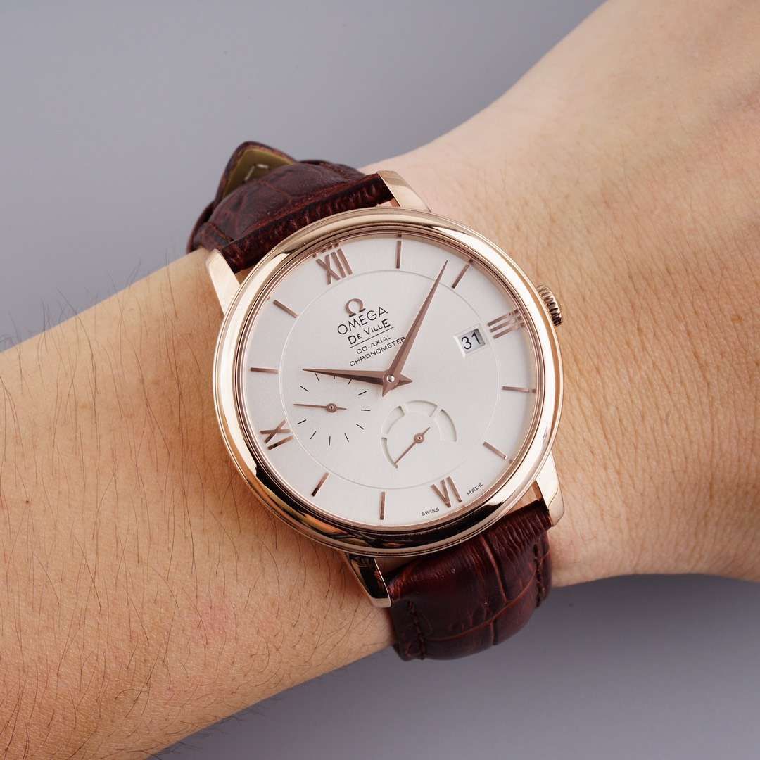 TWOMEGA碟飞 Perfect   Replica Watches 424.53.40.21.04.001 wrist watches  / M321