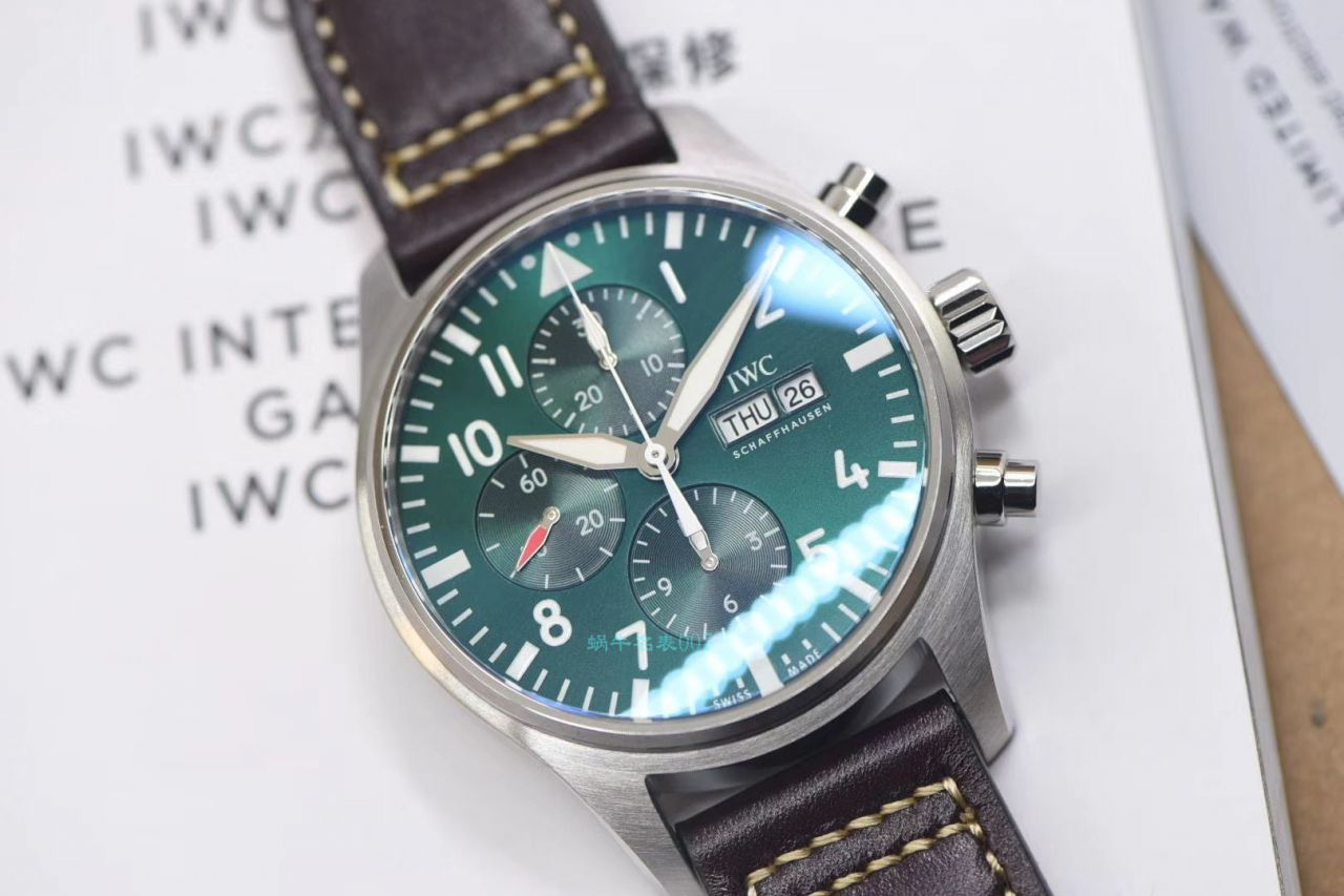 【视频测评新‎款首发‎！硬货！渠‎道出‎口订​单​！原单】IWC IWC 表飞行员系列IW377726 wrist watches  / WG511