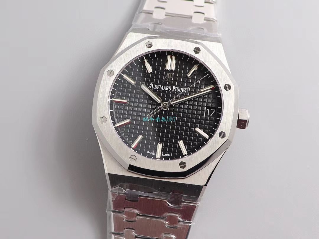 ZF Factory  top  Replica Audemars Piguet 皇家橡树系列 Replica 15500ST.OO.1220ST.01 wrist watches  / AP186