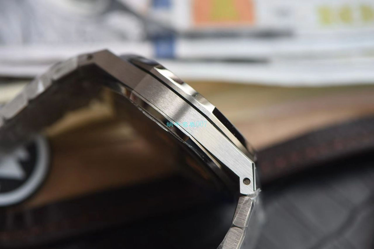 ZF Factory  High quality  Replica APAudemars Piguet 皇家橡树系列 Replica 15500ST.OO.1220ST.02 wrist watches  / AP187