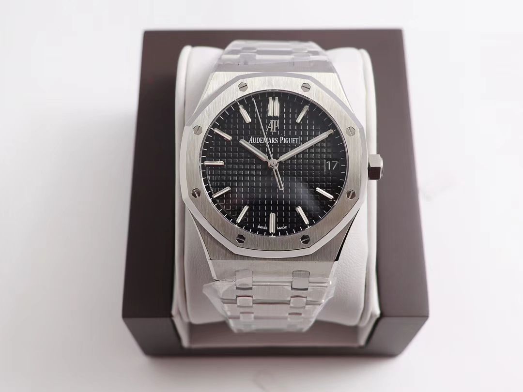 ZF Factory  High quality  Replica APAudemars Piguet 皇家橡树系列 Replica 15500ST.OO.1220ST.02 wrist watches  / AP187