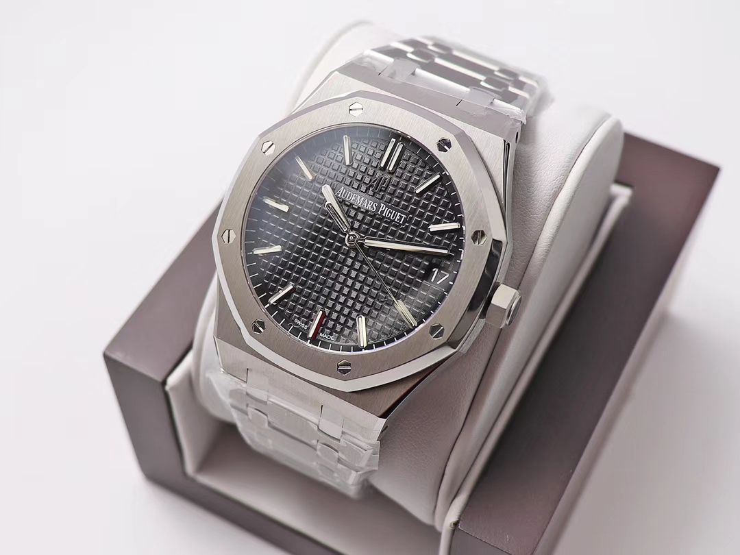 ZF Factory  High quality  Replica APAudemars Piguet 皇家橡树系列 Replica 15500ST.OO.1220ST.02 wrist watches  / AP187