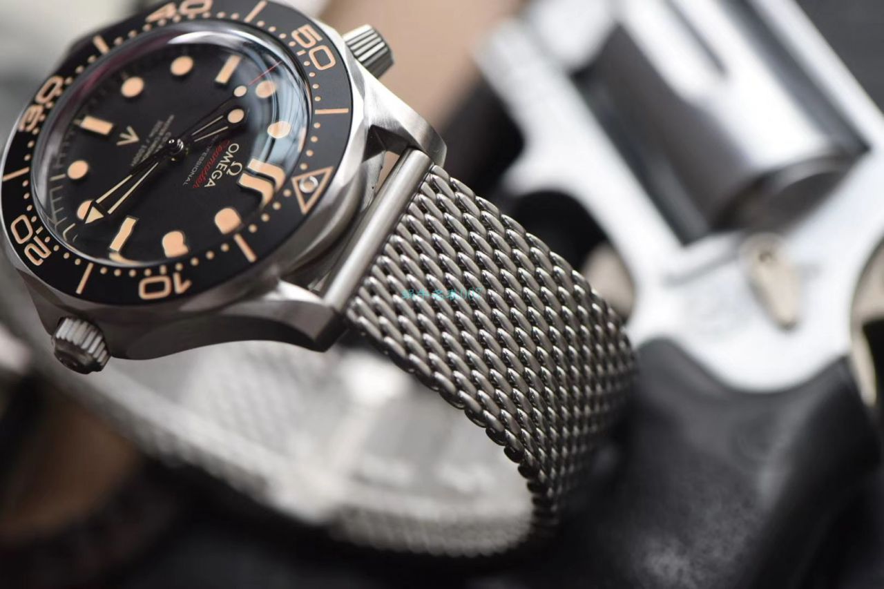 【 Video analysis VS Factory OMEGA詹姆斯邦德007无暇赴死】 Replica Copy  Seamaster 300米210.92.42.20.01.001 wrist watches  / VS680