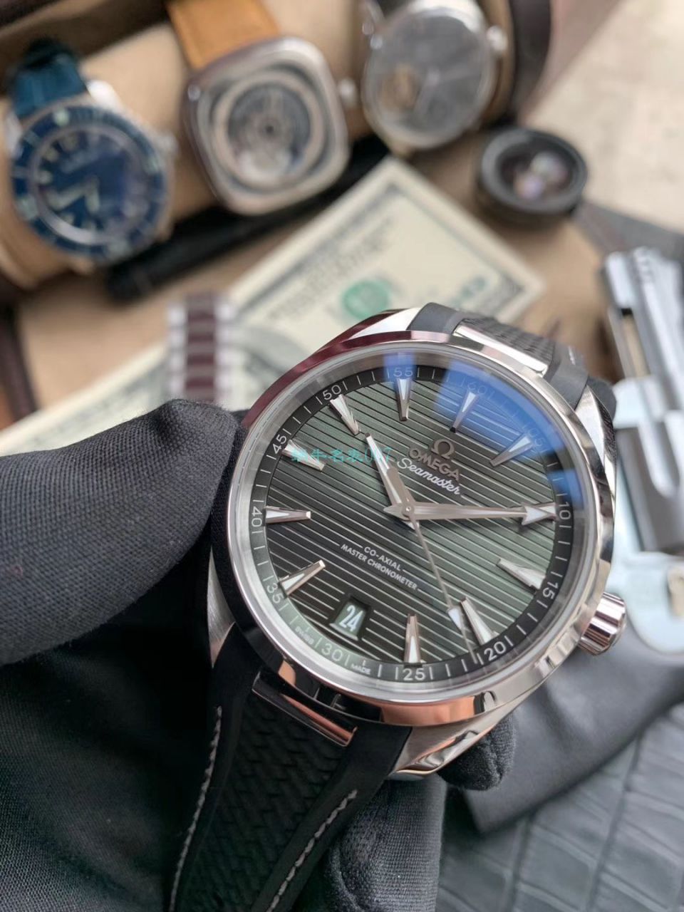 VS Factory OMEGA绿 Seamaster 150米柚木盘 Best  Replica Copy 220.13.41.21.10.001 wrist watches  / M693