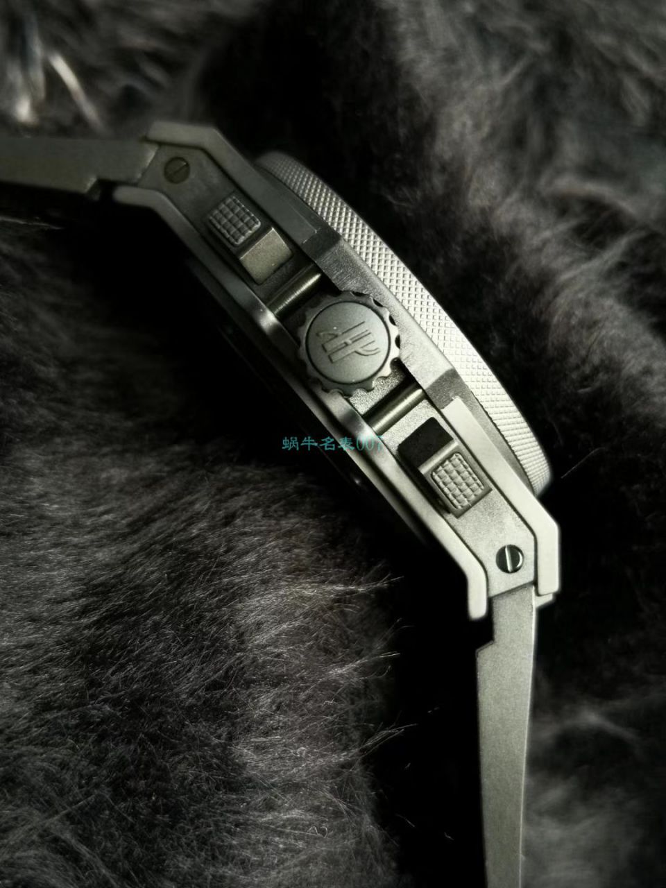 V6 Factory  top  Replica  hublot  big bang 全 Composite 301.CI.1190.GR.ABG11 wrist watches  / YB082