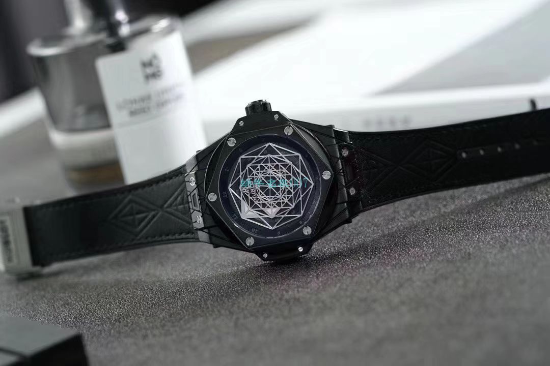 WWF Factory  top  Replica Watches  hublot  big bang SANG BLEU刺青415.CX.1112.VR.MXM18 wrist watches  / YB083