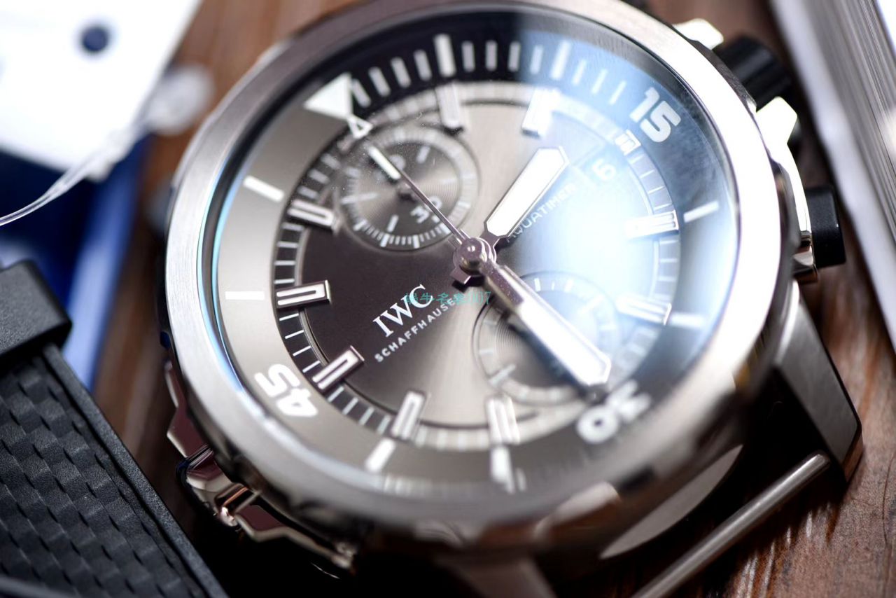V6 Factory  top  Replica Copy  Watches  IWC 海洋时计鲨鱼特别限量版IW379506 wrist watches  / WG523