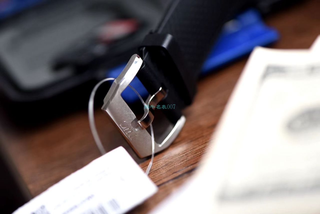 V6 Factory  top  Replica Copy  Watches  IWC 海洋时计鲨鱼特别限量版IW379506 wrist watches  / WG523