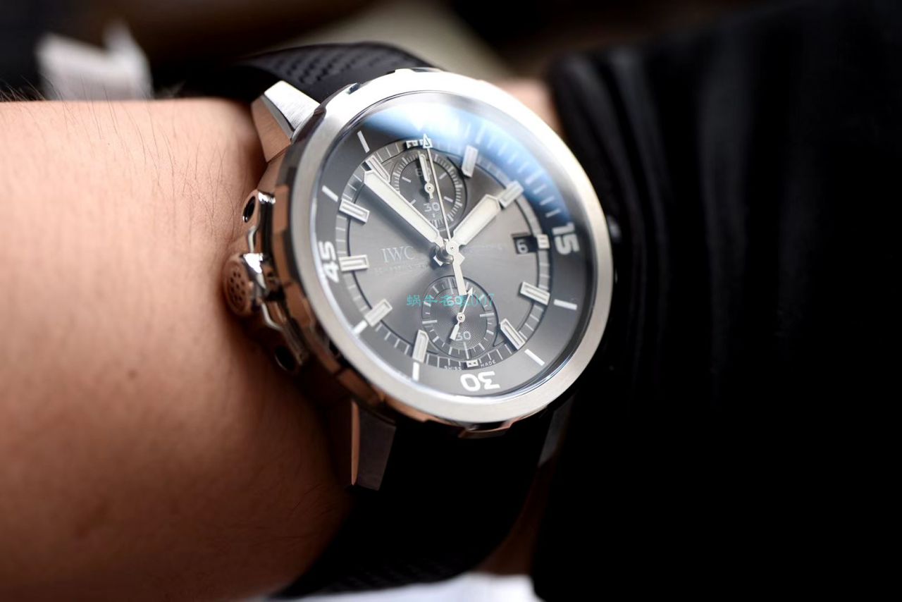 V6 Factory  top  Replica Copy  Watches  IWC 海洋时计鲨鱼特别限量版IW379506 wrist watches  / WG523