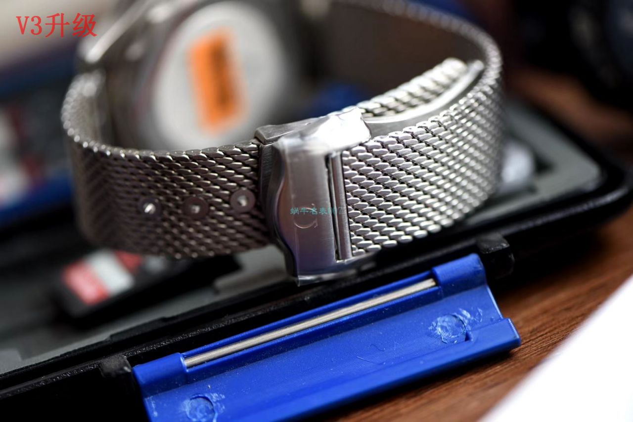 VS Factory V3升级版OMEGA007 top  Replica Copy 无暇赴死 Seamaster 300米210.90.42.20.01.001 wrist watches  / M697