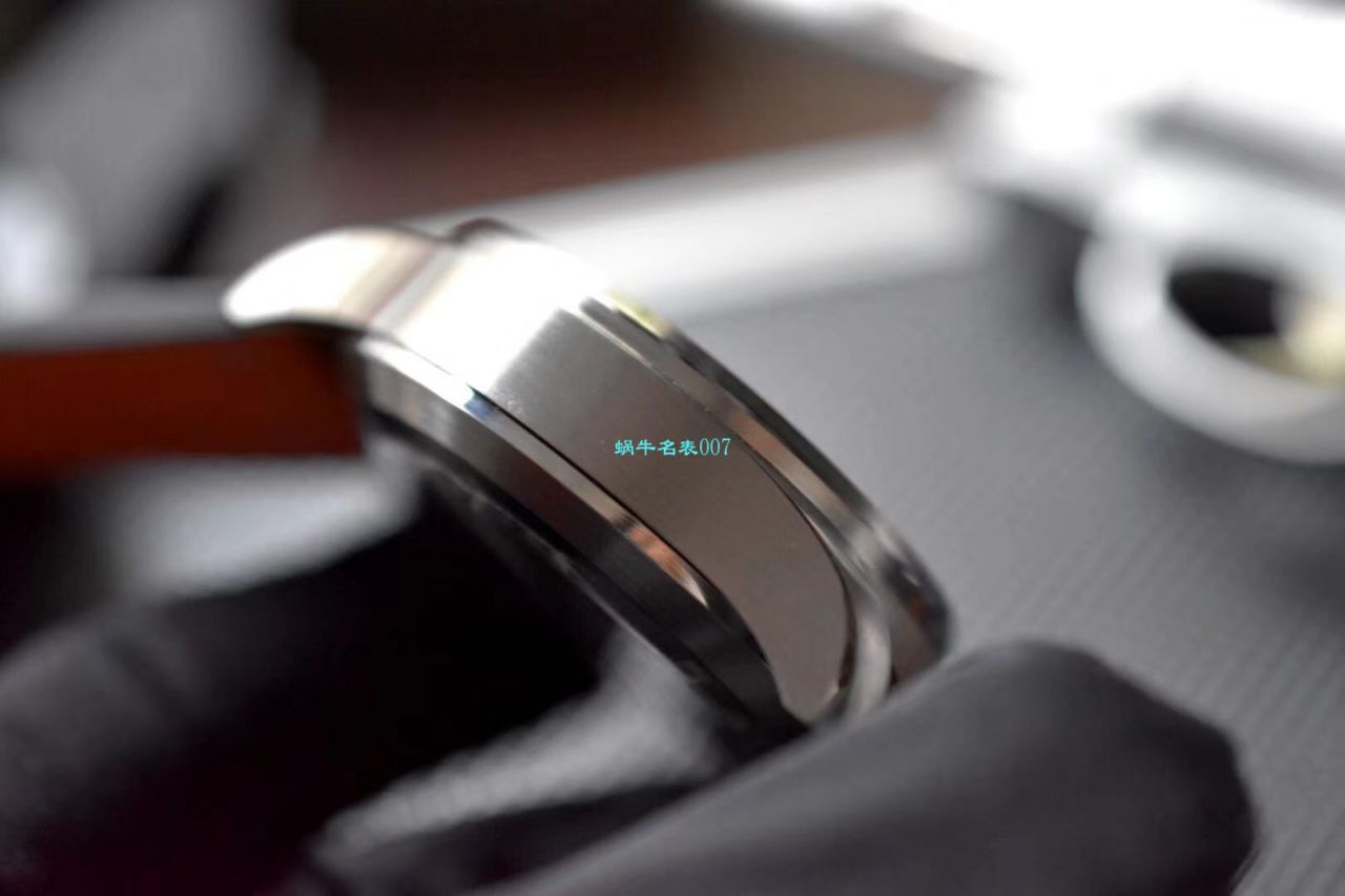 ZF Factory  Replica Copy  Watches  IWC 飞行员IW377725，IW377726，IW377713 wrist watches  / WG522