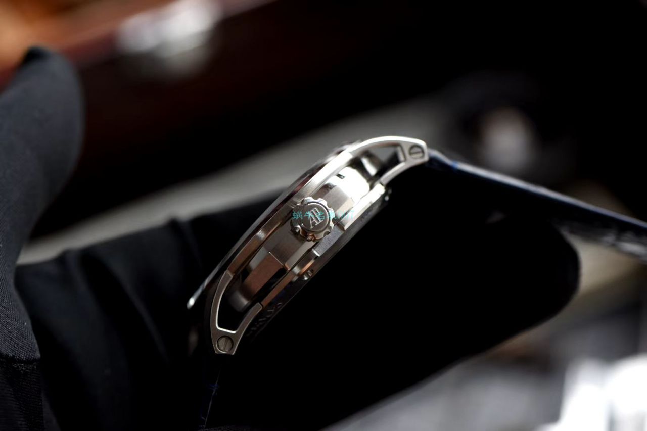 TNK Factory AP Replica Watches Audemars Piguet CODE 11.59系列 Replica 15210BC.OO.A321CR.01 / AP197
