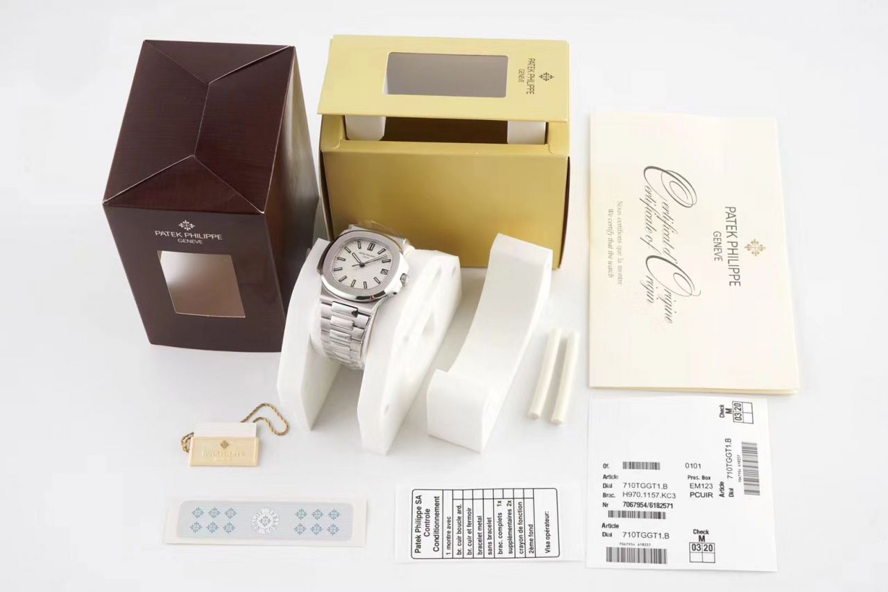 PPF Factory  High quality  Replica Watches V4版 PATEK PHILIPPE 超级 Nautilus 5711/1A-011 wrist watches  / BD292