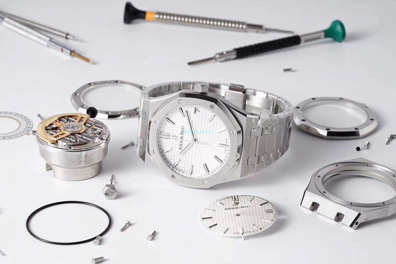 ZF Factory APAudemars Piguet  Replica Watches 皇家橡树 Replica 15500ST.OO.1220ST.04 wrist watches  / AP198