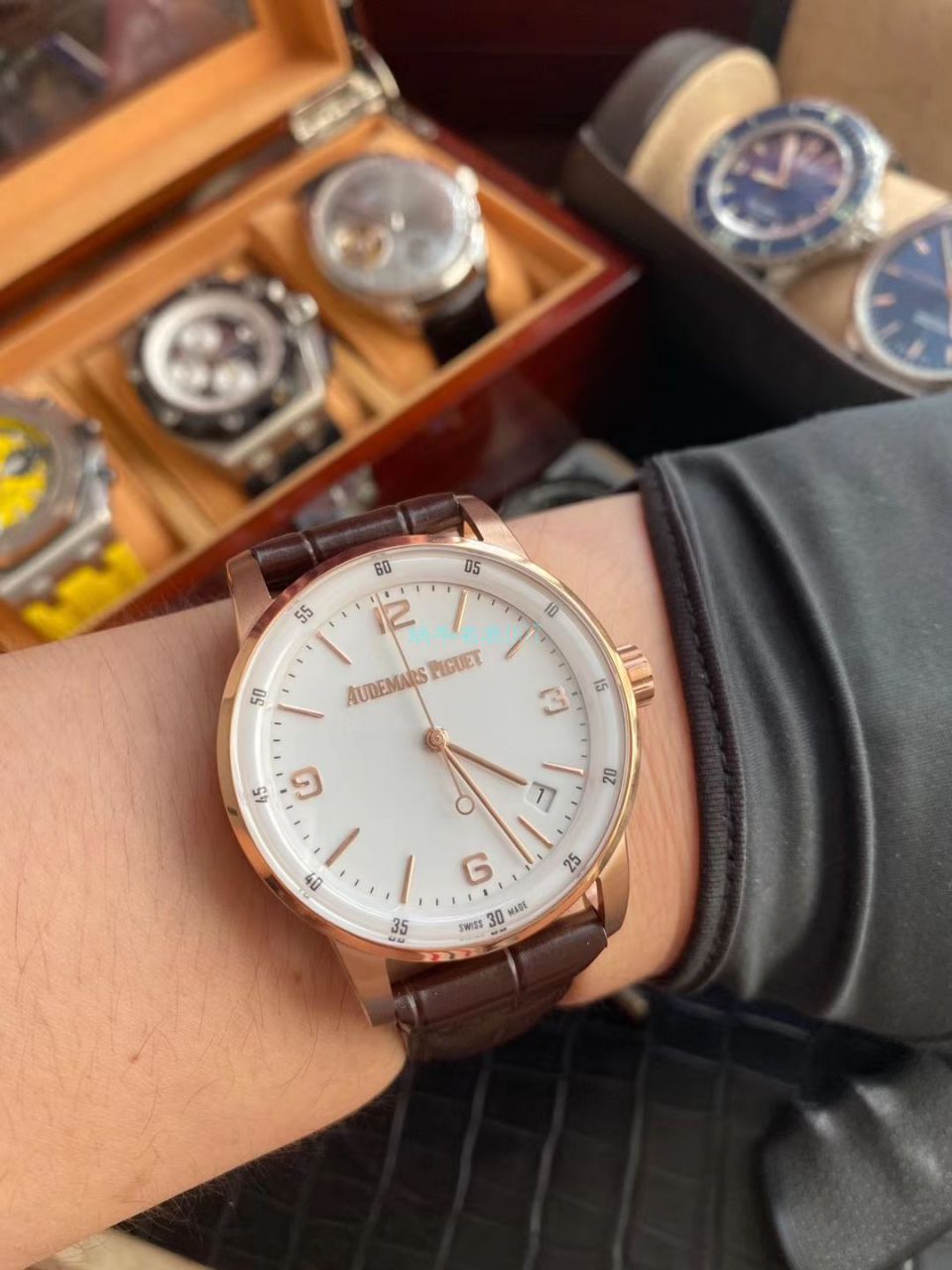 TNK Factory AP Replica Watches Audemars Piguet CODE 11.59系列 Replica 15210BC.OO.A321CR.01 / AP197