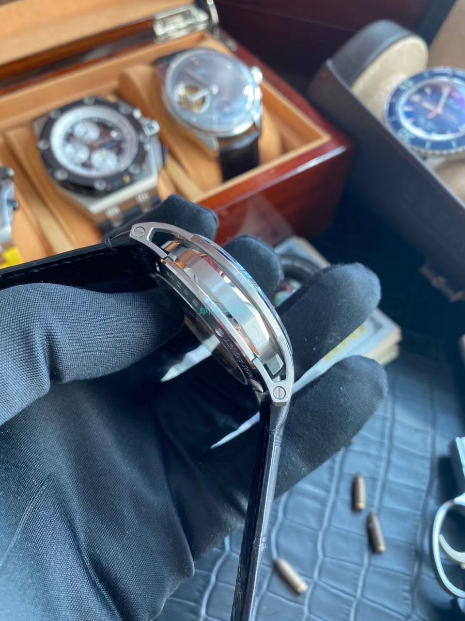 TNK Factory Audemars Piguet  Replica Watches CODE 11.59系列15210BC.OO.A002CR.01 wrist watches  / AP200