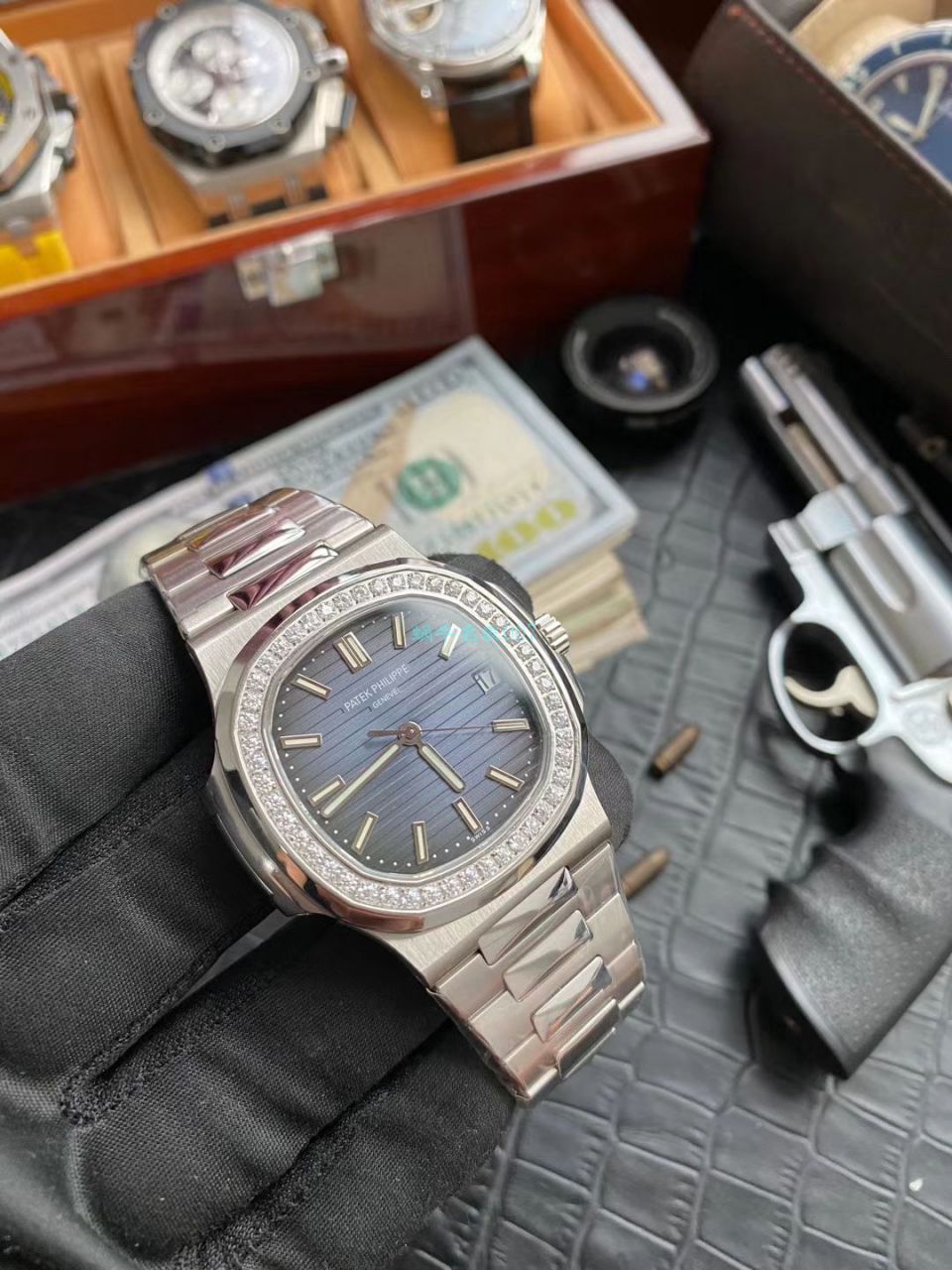  TOP  copy customized PPF Factory V4视频 copy customized 莫桑石、真钻 PATEK PHILIPPE  Nautilus  top  Replica Copy 5711/1A-010奢华与斯文并存 / BD291