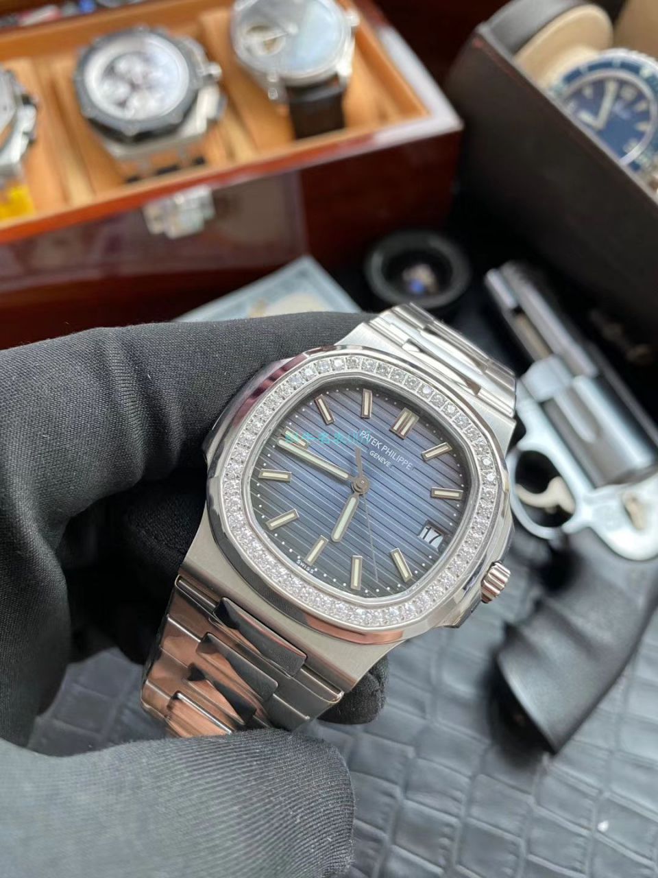  TOP  copy customized PPF Factory V4视频 copy customized 莫桑石、真钻 PATEK PHILIPPE  Nautilus  top  Replica Copy 5711/1A-010奢华与斯文并存 / BD291