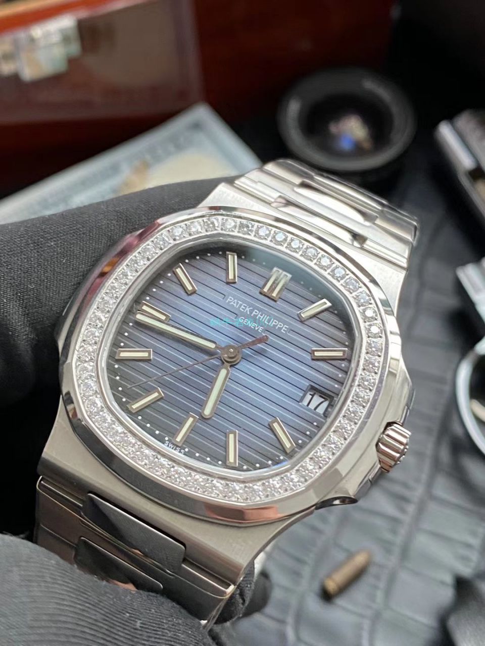  TOP  copy customized PPF Factory V4视频 copy customized 莫桑石、真钻 PATEK PHILIPPE  Nautilus  top  Replica Copy 5711/1A-010奢华与斯文并存 / BD291
