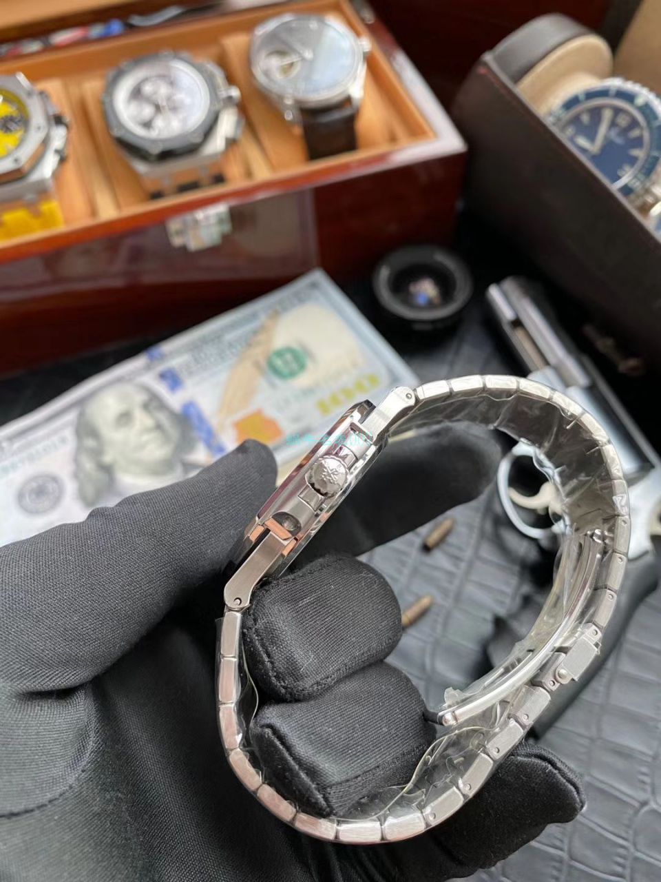  TOP  copy customized PPF Factory V4视频 copy customized 莫桑石、真钻 PATEK PHILIPPE  Nautilus  top  Replica Copy 5711/1A-010奢华与斯文并存 / BD291