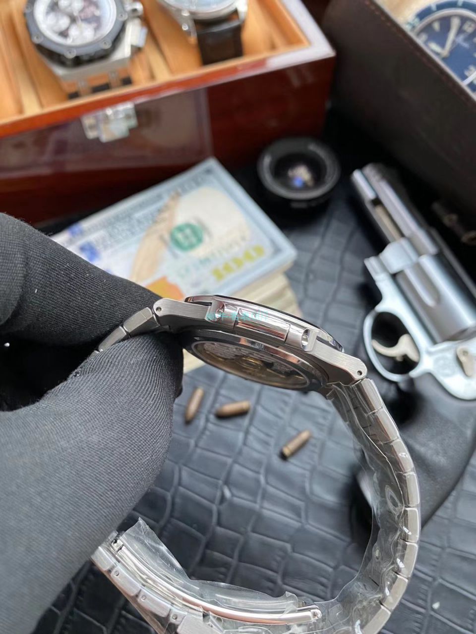  TOP  copy customized PPF Factory V4视频 copy customized 莫桑石、真钻 PATEK PHILIPPE  Nautilus  top  Replica Copy 5711/1A-010奢华与斯文并存 / BD291