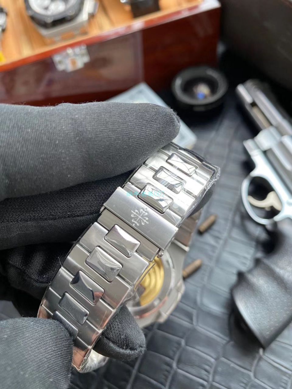  TOP  copy customized PPF Factory V4视频 copy customized 莫桑石、真钻 PATEK PHILIPPE  Nautilus  top  Replica Copy 5711/1A-010奢华与斯文并存 / BD291