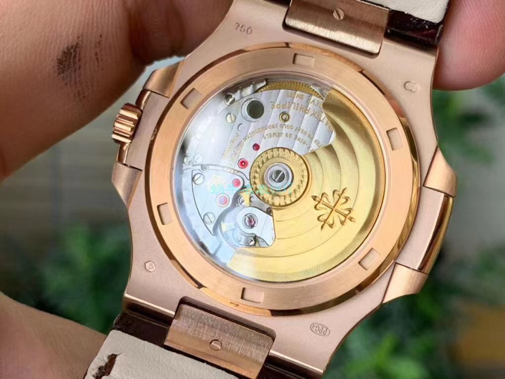 PPF Factory V4 Nautilus  top  Replica Copy PP PATEK PHILIPPE 5711R 玫瑰金 wrist watches  / BD300