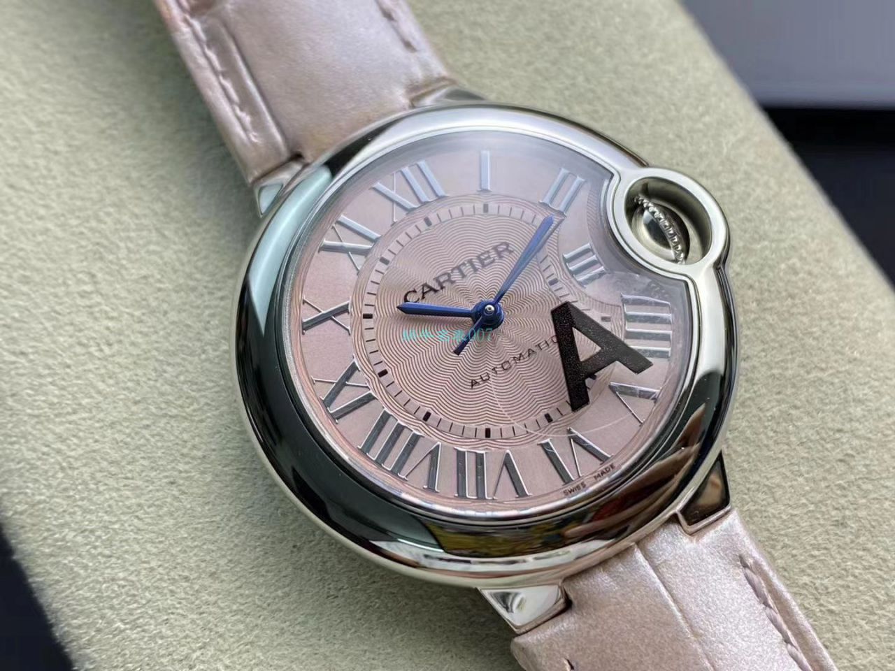V6 Factory 7K版本 Replica  Cartier  蓝气球33MM女表WSBB0002 wrist watches  / K293