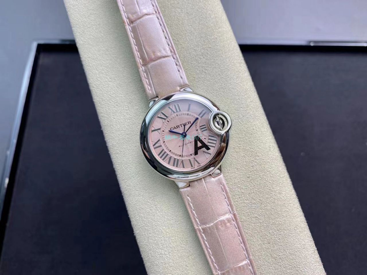 V6 Factory 7K版本 Replica  Cartier  蓝气球33MM女表WSBB0002 wrist watches  / K293
