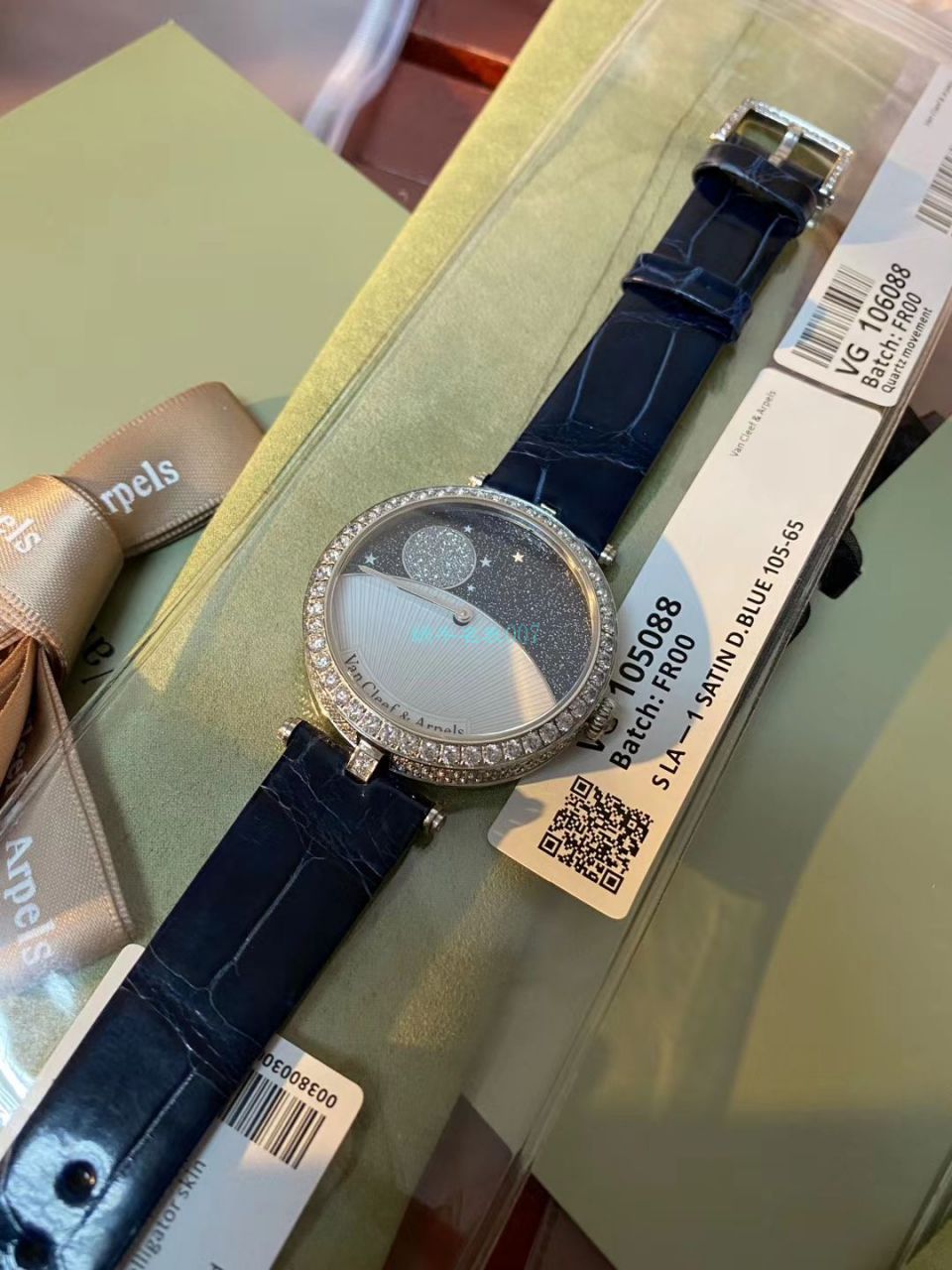 V&A Factory  High quality  Replica 女士 Watches 梵克雅宝诗意复杂功能系列VCARN25800 wrist watches  / VA10