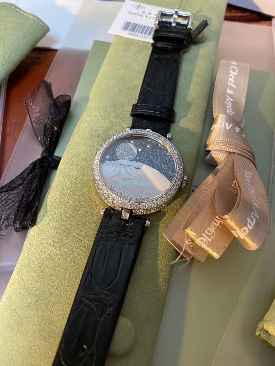 V&A Factory  High quality  Replica 女士 Watches 梵克雅宝诗意复杂功能系列VCARN25800 wrist watches  / VA10