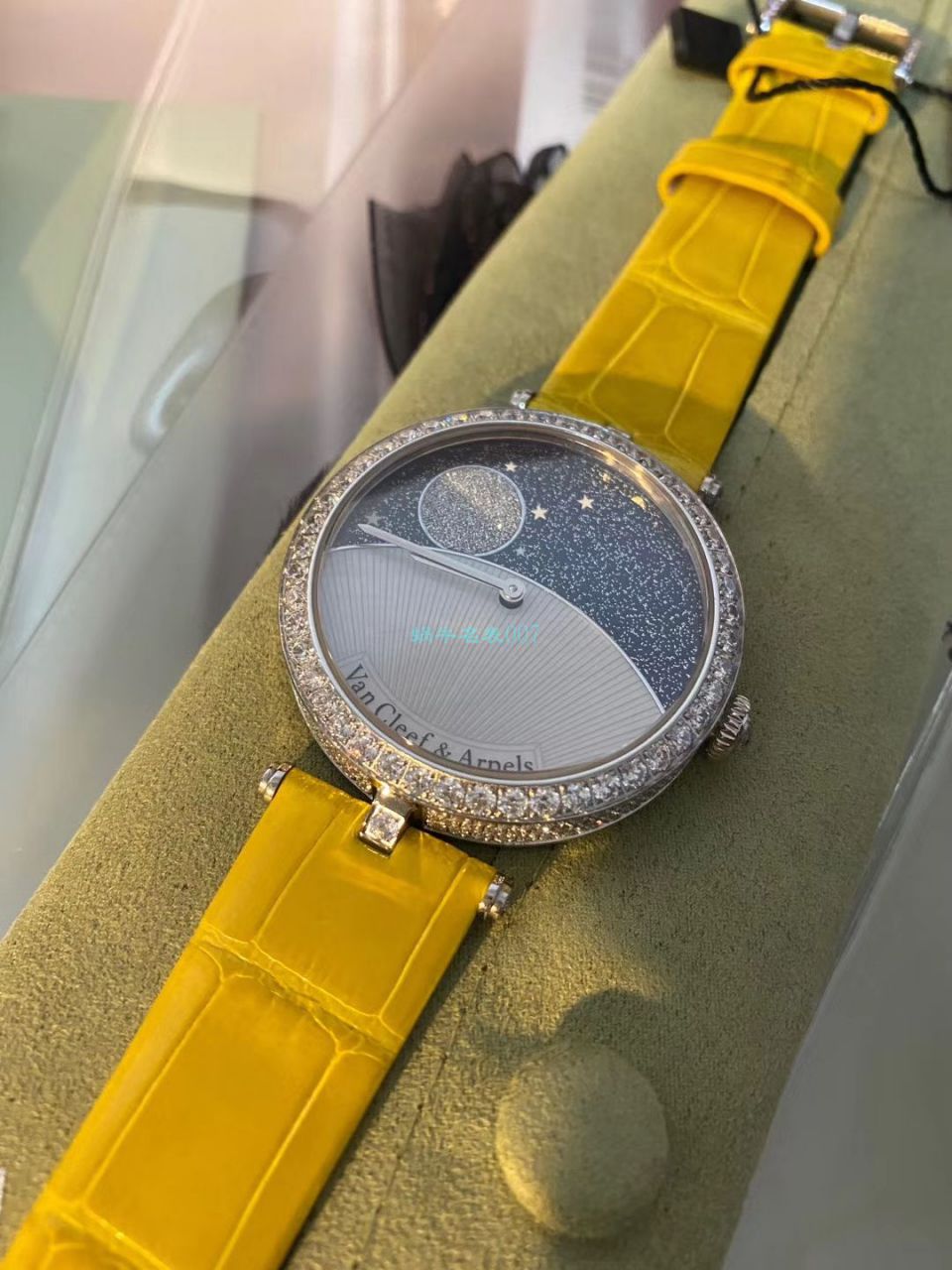 V&A Factory  High quality  Replica 女士 Watches 梵克雅宝诗意复杂功能系列VCARN25800 wrist watches  / VA10