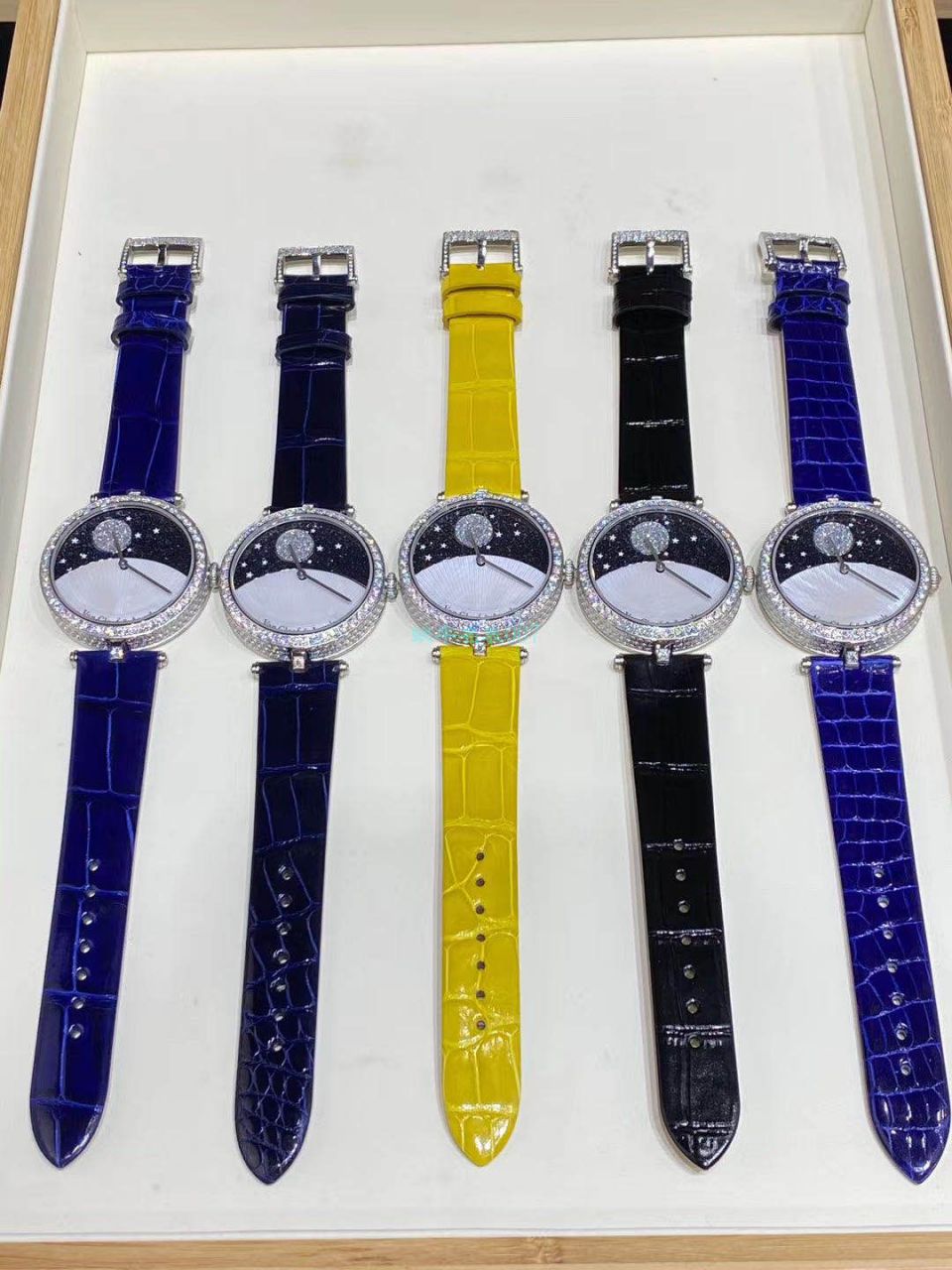 V&A Factory  High quality  Replica 女士 Watches 梵克雅宝诗意复杂功能系列VCARN25800 wrist watches  / VA10
