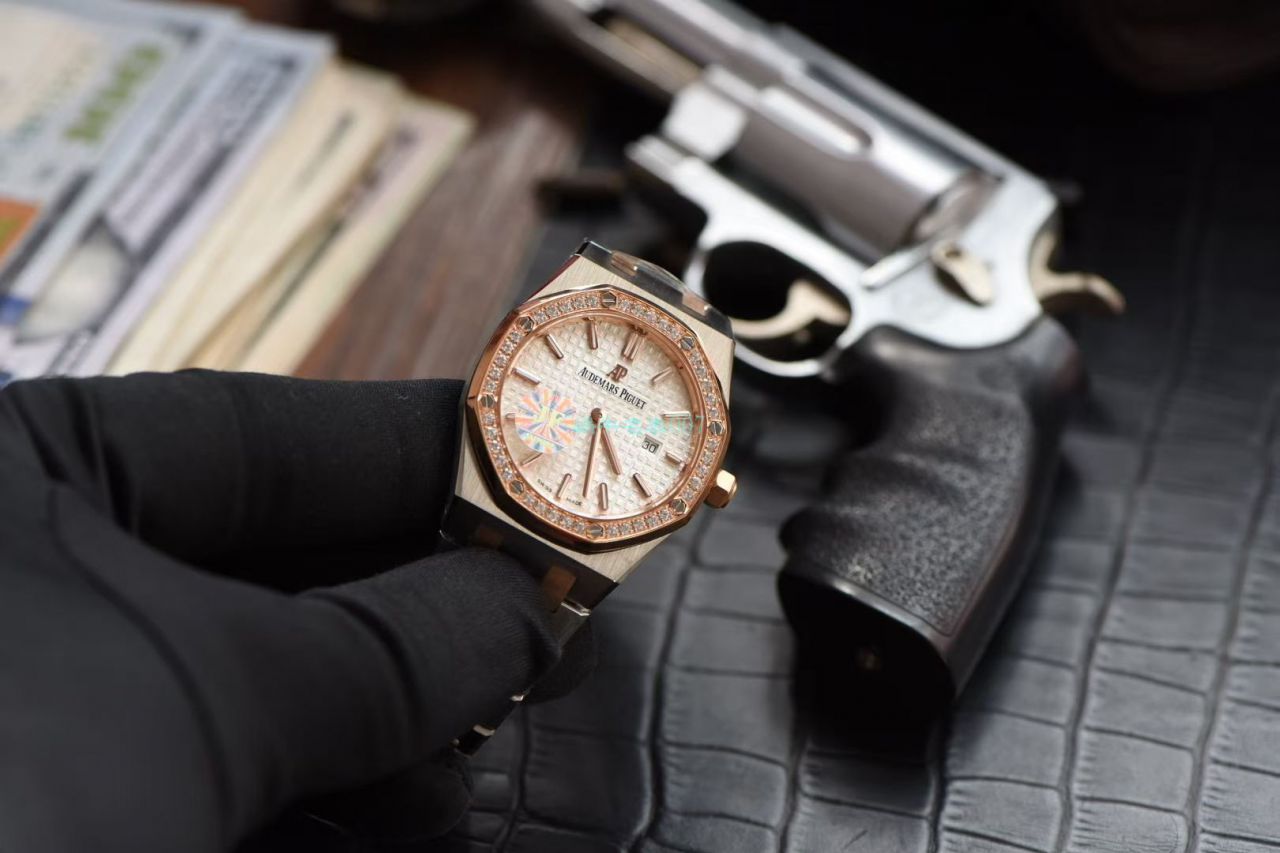 【JF Perfect  High quality  Replica Watches 】Audemars Piguet 皇家橡树系列67651SR.ZZ.1261SR.01女士石英 wrist watches  / AP118