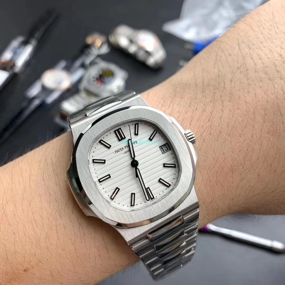 PPF Factory  High quality  Replica Watches V4版 PATEK PHILIPPE 超级 Nautilus 5711/1A-011 wrist watches  / BD292