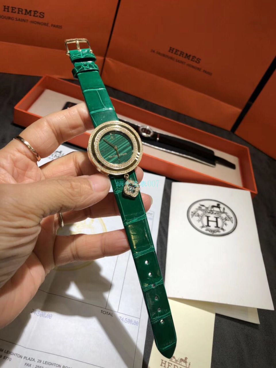 梵克雅宝 Replica CHARMS系列VCARO8NR00女士石英 wrist watches  / VCA01