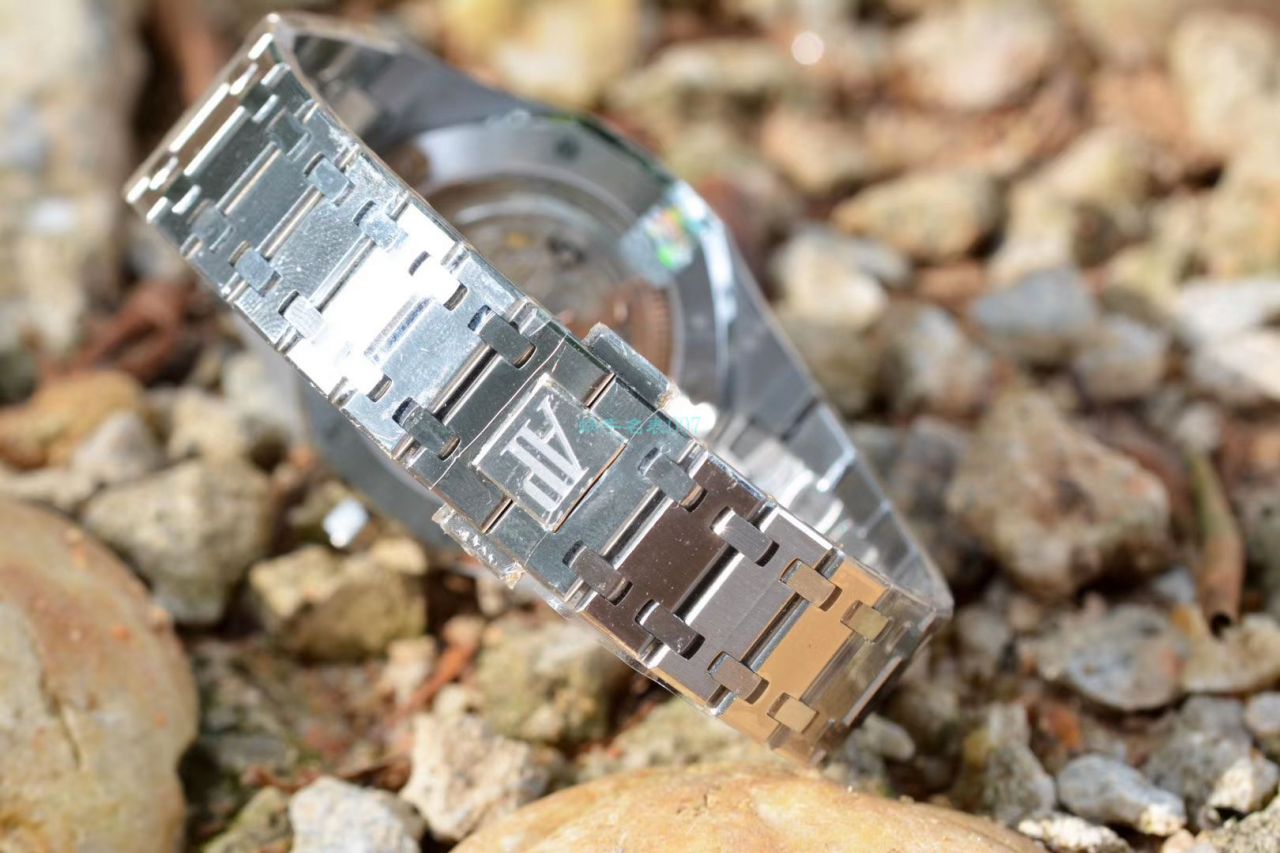 XF Factory  High quality  Replica APAudemars Piguet  Watches 皇家橡树15202IP.OO.1240IP.01超薄烟熏蓝 copy customized 限量版 / AP210