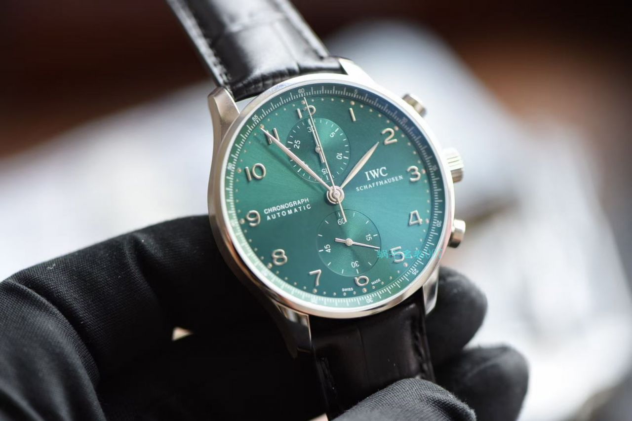 YL Factory  High quality  Replica  IWC 葡萄牙背透绿面葡计 Watches IW371615 wrist watches  / WG565