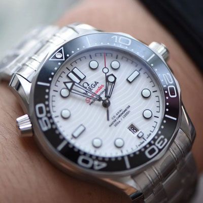 【评测视频】vs Factory OMEGA Seamaster 300米 top  Replica Copy 210.30.42.20.04.001 Watches 