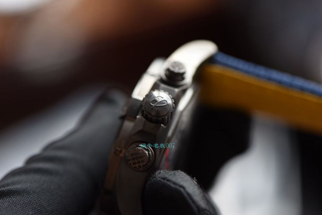 XF Factory  top  Replica Copy  Breitling  Watches 复仇者系列A13317101C1X2 wrist watches  / BL193