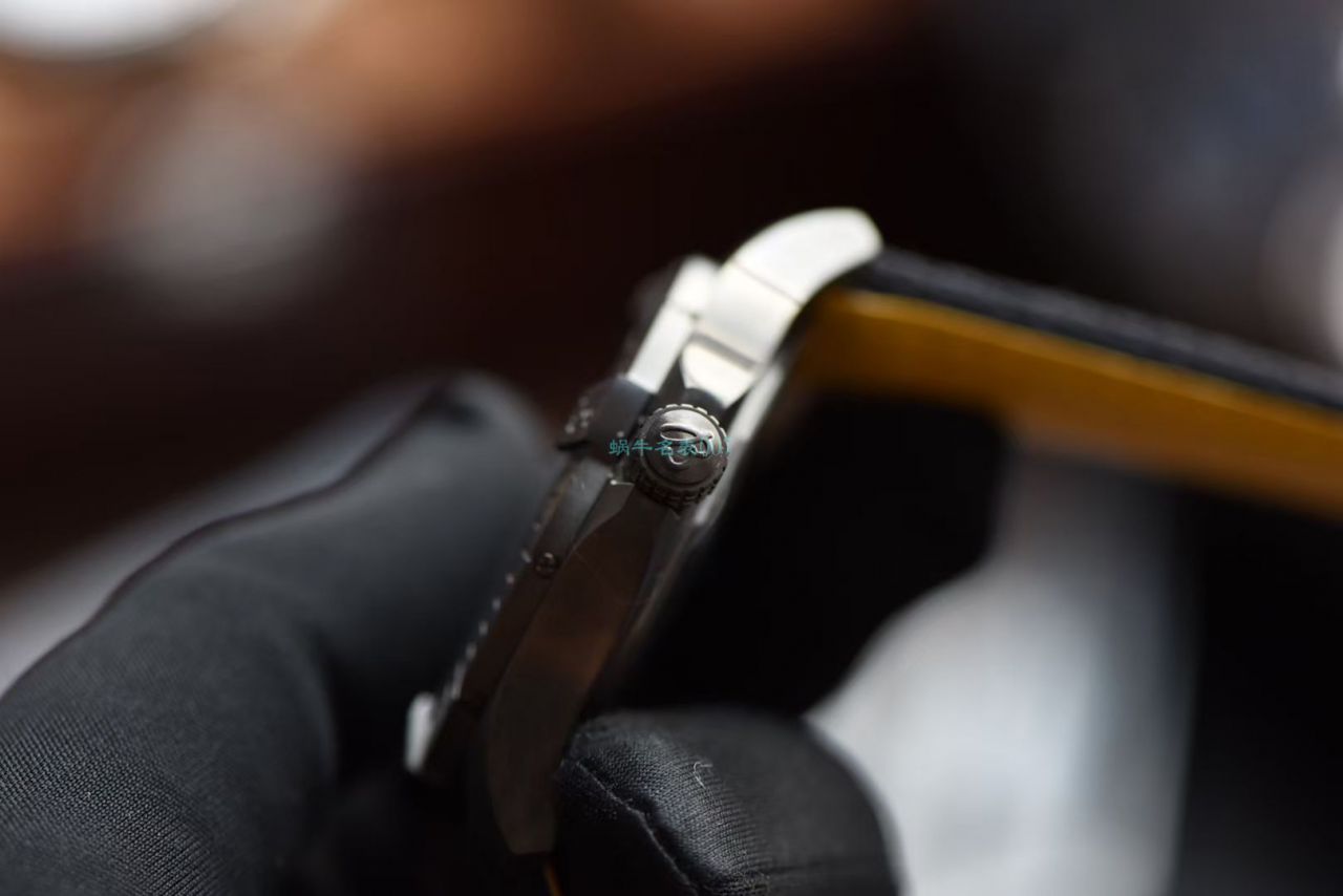 【 Video analysis 】OXF Replica Watches  Breitling 复仇者GMT双时区V32395101B1X1 wrist watches  / BL196