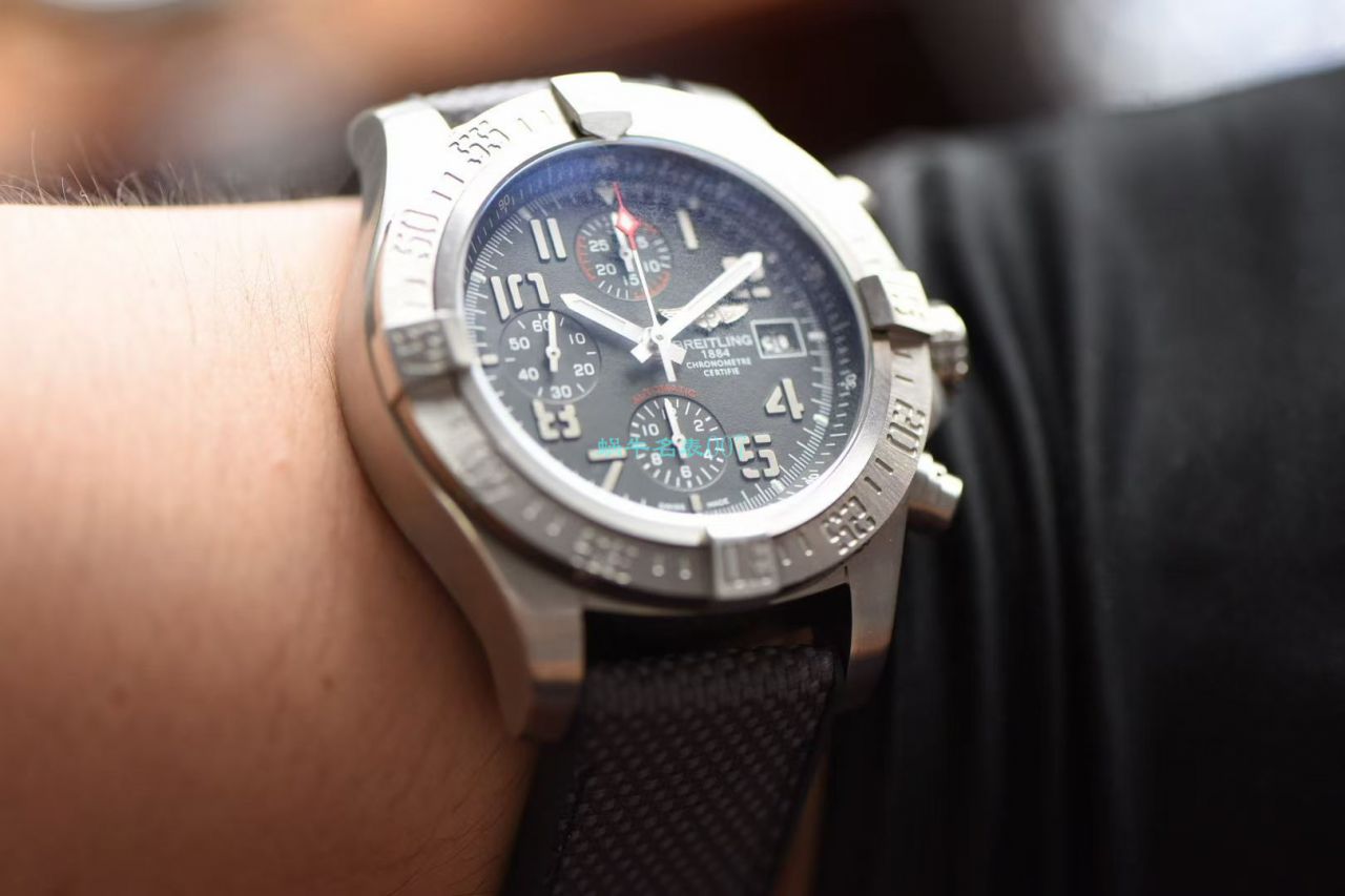 OXF Factory  High quality  Replica Watches  Breitling 复仇者系列E13383101M2W1 wrist watches  / BL197