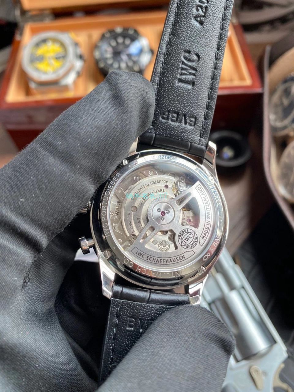 YL Factory  IWC 1比1 Knockoff  Watches 酒红面葡萄牙计时IW371616 wrist watches  / WG578