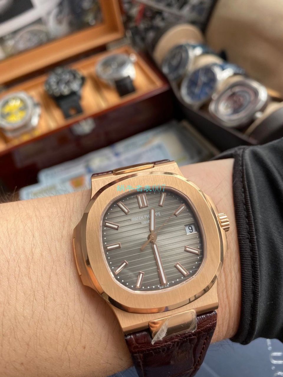 PPF Factory V4 Nautilus  top  Replica Copy PP PATEK PHILIPPE 5711R 玫瑰金 wrist watches  / BD300
