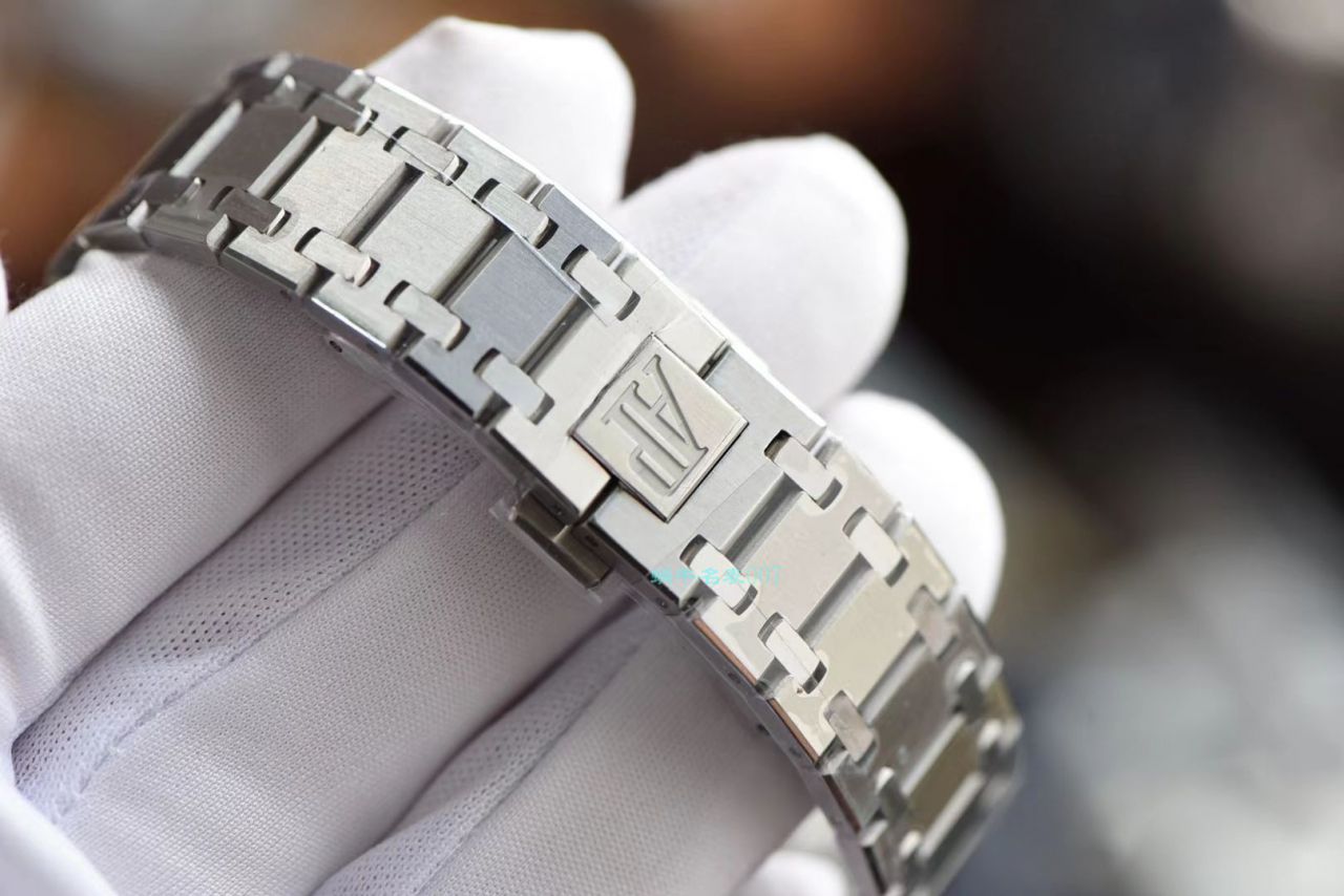 XF Factory  High quality  Replica APAudemars Piguet  Watches 皇家橡树15202IP.OO.1240IP.01超薄烟熏蓝 copy customized 限量版 / AP210