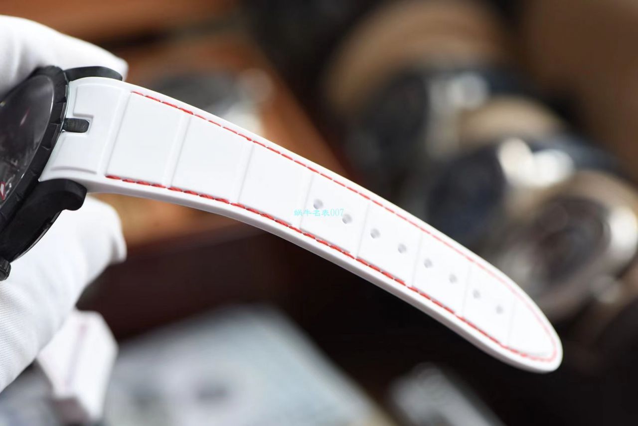 BBR Factory 最新 carbon fiber 罗杰杜彼王者系列 Tourbillon 1比1 Replica Watches DBEX0577 wrist watches  / LJ091